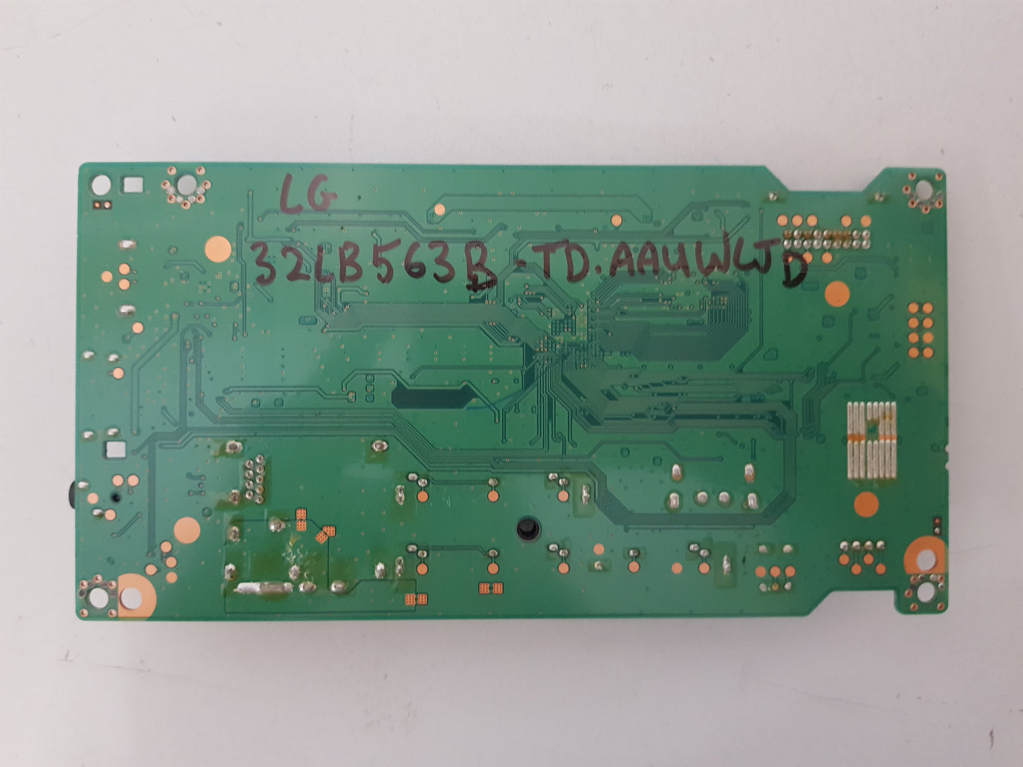 LG 32LB563B -TD.AAUWLJD MAIN BOARD EAX65391006 1.1 62861802