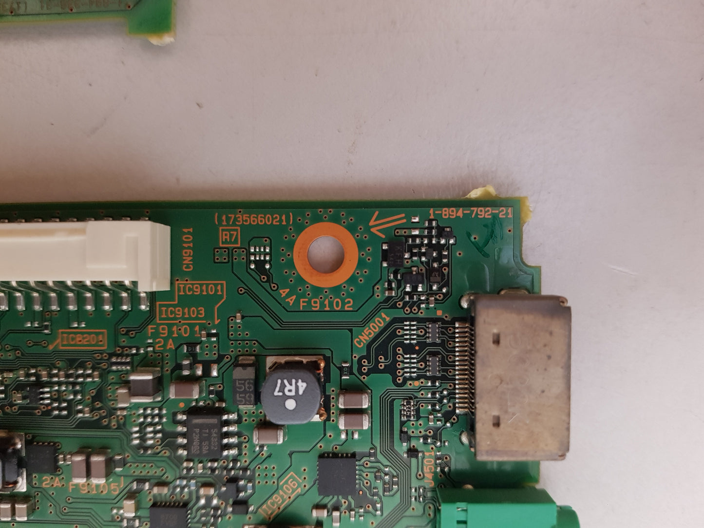 SONY 40W700C MAIN & TUS BOARD BAXL2 173566021 1-894-792-21 A2066214B TUS A 1-894-336-31 173543331 A2067052B