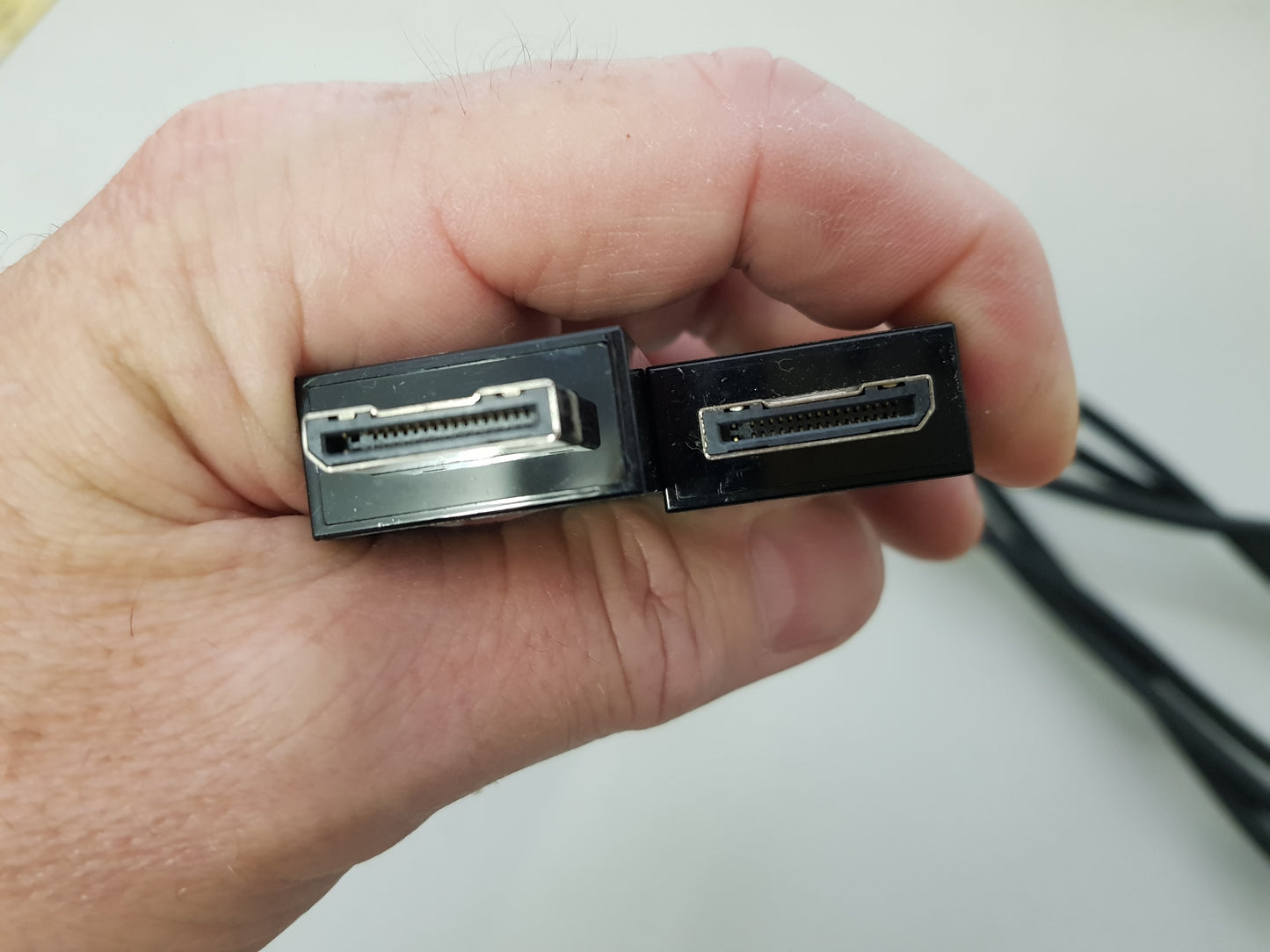 SAMSUNG HU SERIES ONE CONNECT CABLE (3 METRES LONG)