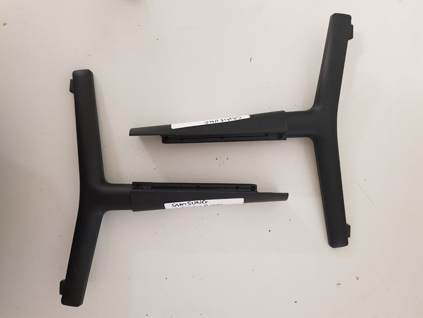 GENUINE SAMSUNG UA50AU8000 L&R FEET