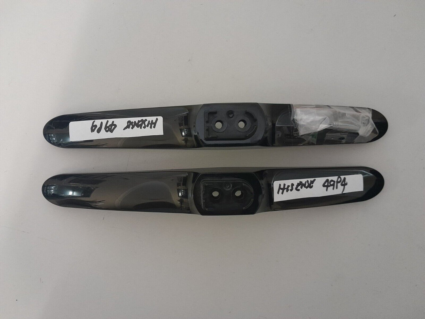 GENUINE HISENSE 49P4 L&R FEET & SCREWS