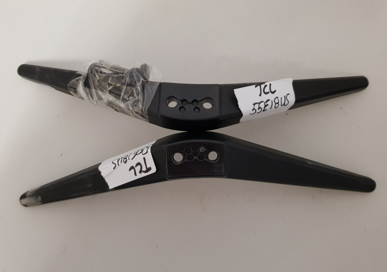 GENUINE TCL 55E18US L&R FEET & SCREWS