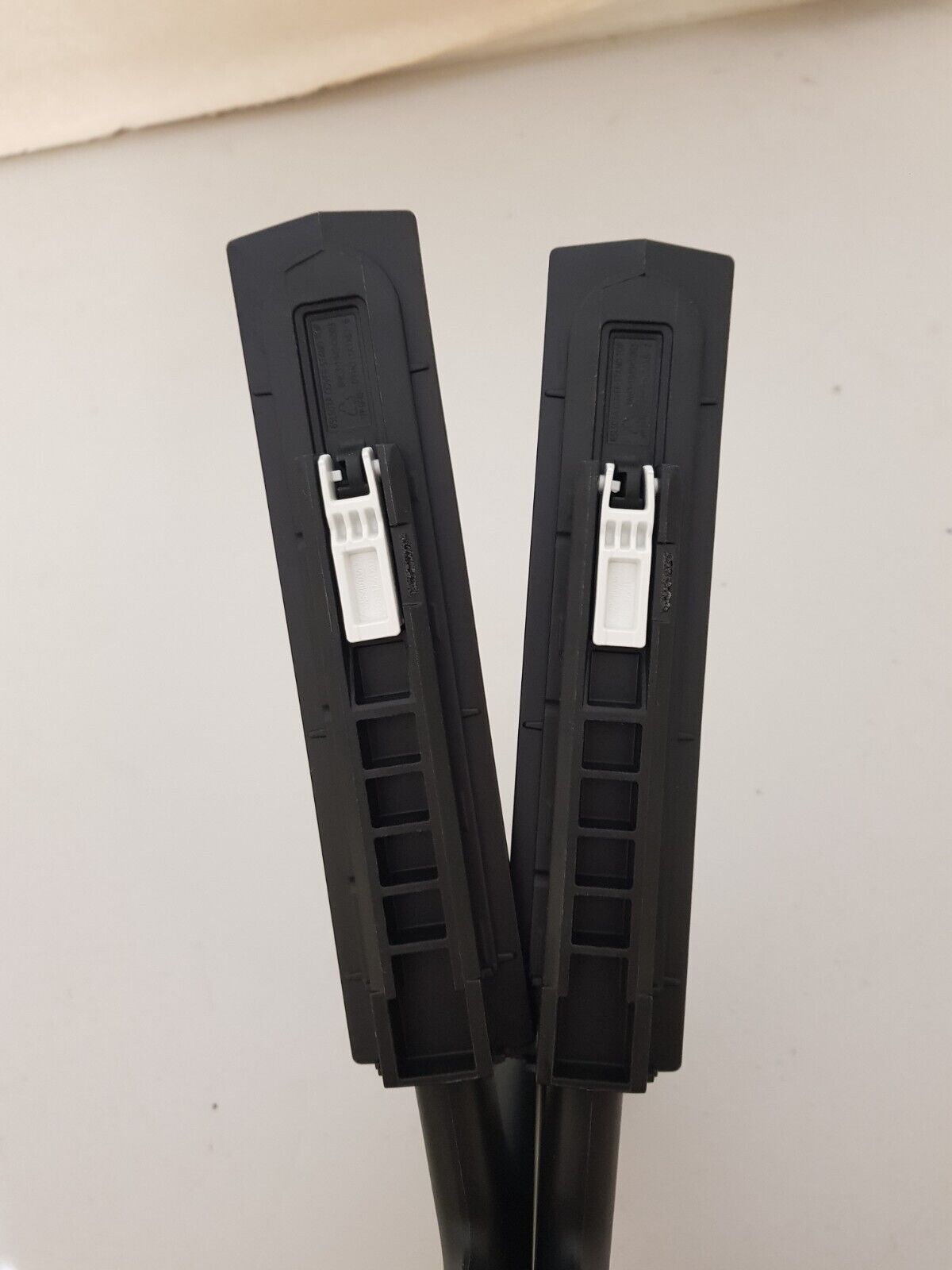 GENUINE SAMSUNG QA65LS03M L&R FEET BN63-19494X