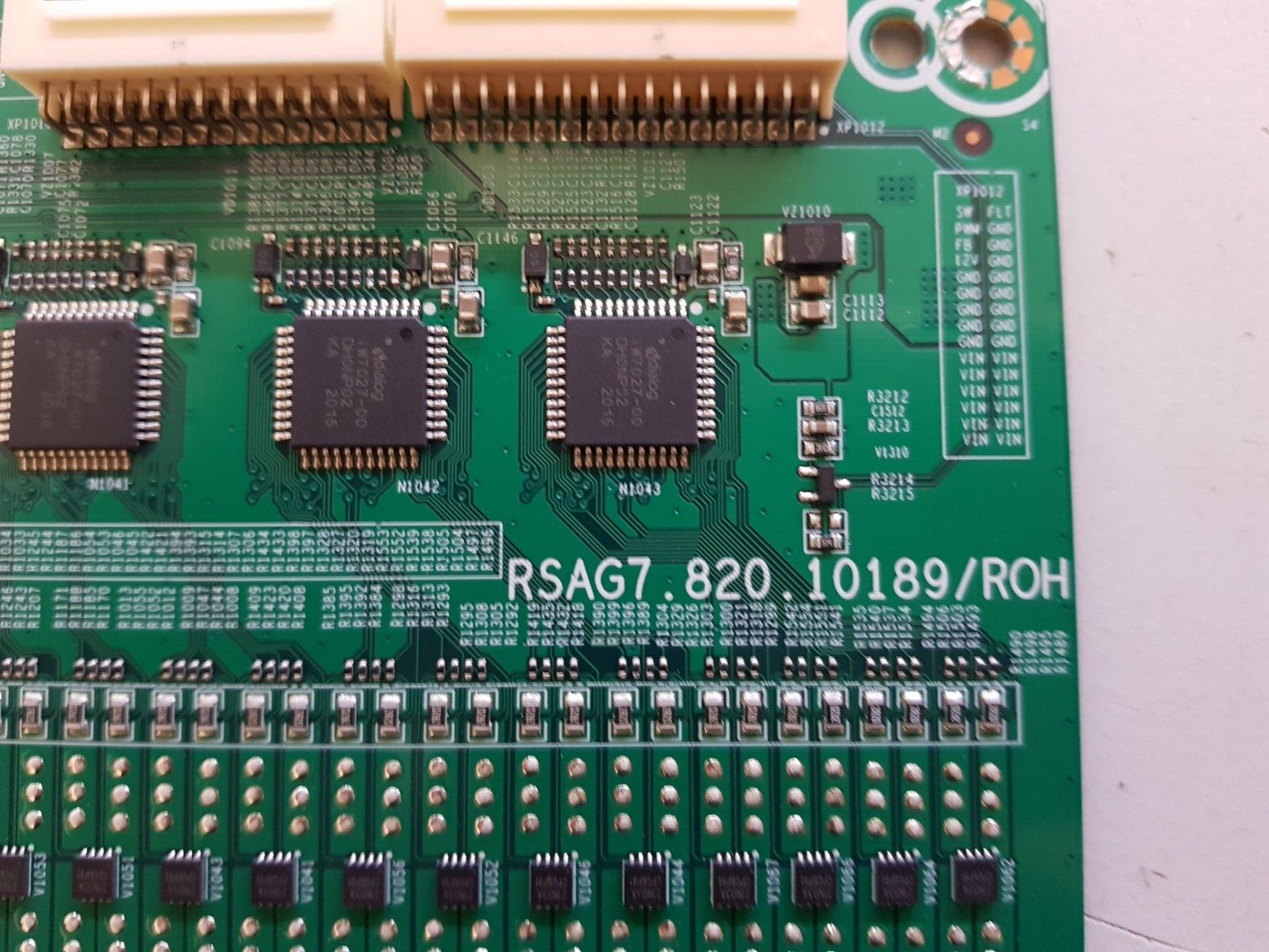 GENUINE HISENSE 100S8 LED DRIVER BOARD (RIGHT HAND SIDE) 271964 RSAG7.820.10189