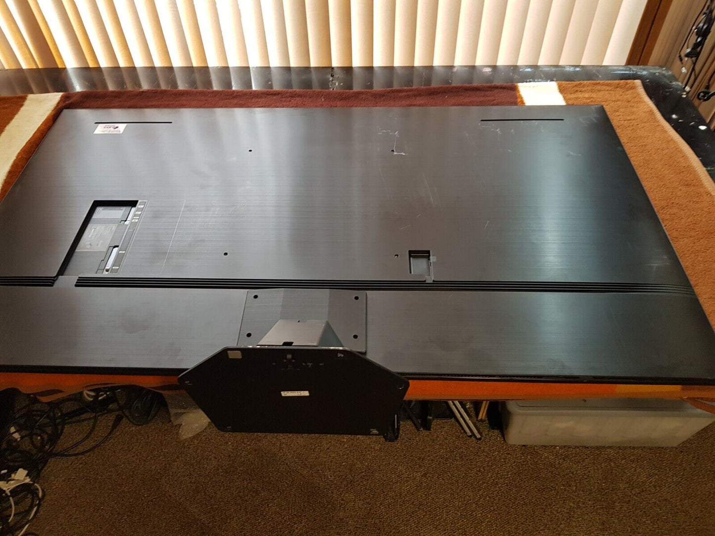 GENUINE SAMSUNG QA75QN85CAW STAND & SCREWS