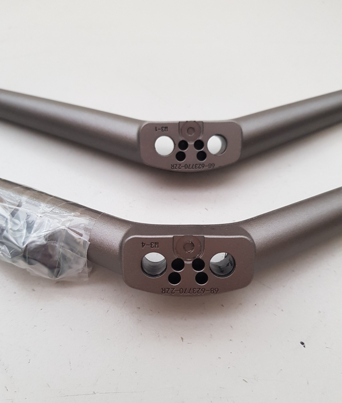 GENUINE TCL 50C635 L&R FEET & SCREWS