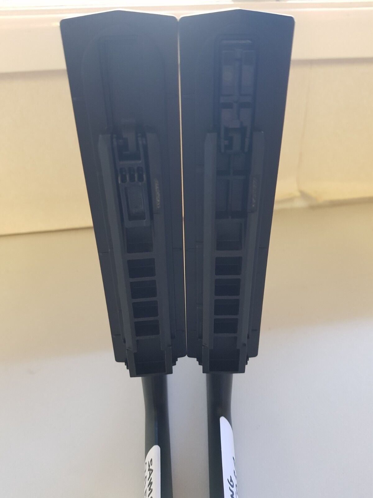 GENUINE SAMSUNG QA55LS03A L&R FEET