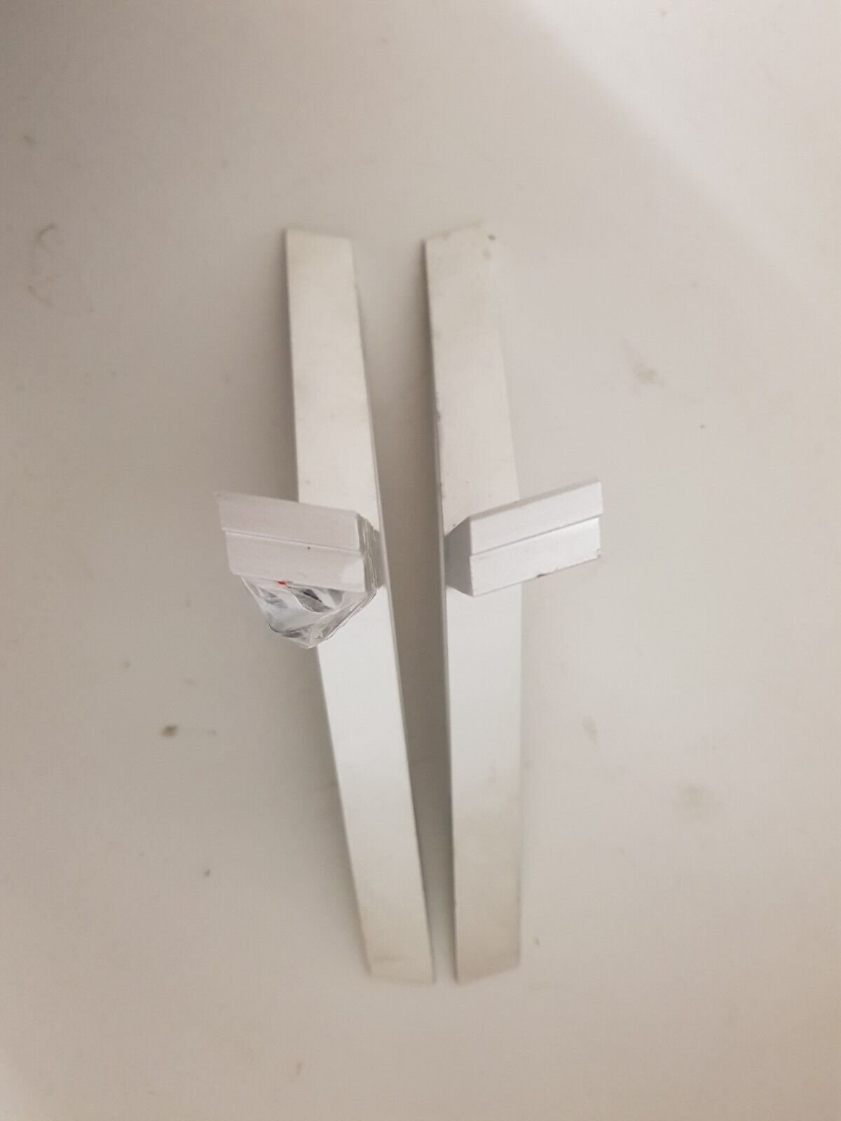 GENUINE TCL 55E5800FS L&R FEET & SCREWS