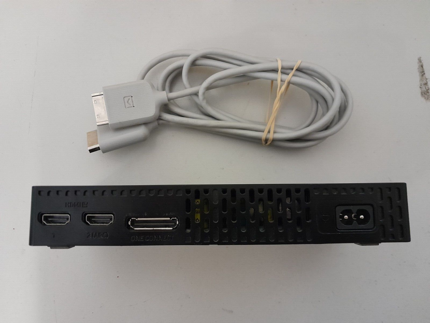 GENUINE SAMSUNG QA32LS03BBW ONE CONNECT BOX & CABLE SOC1000BB BN94-17594F