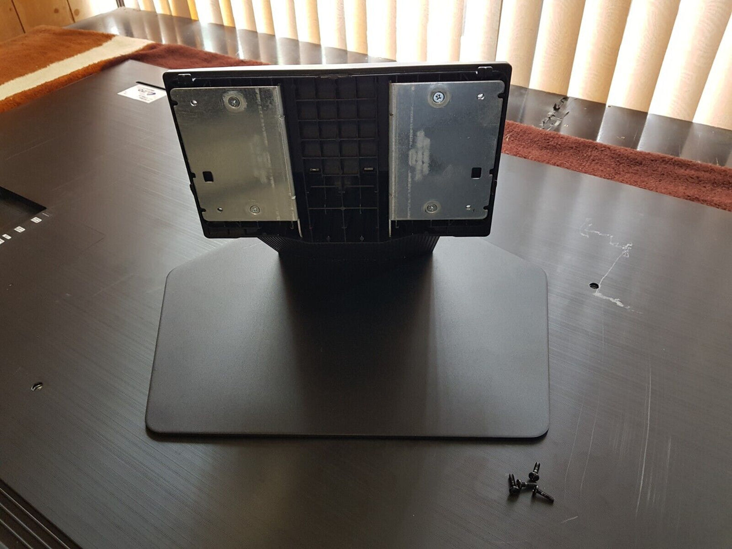 GENUINE SAMSUNG QA75QN85CAW STAND & SCREWS