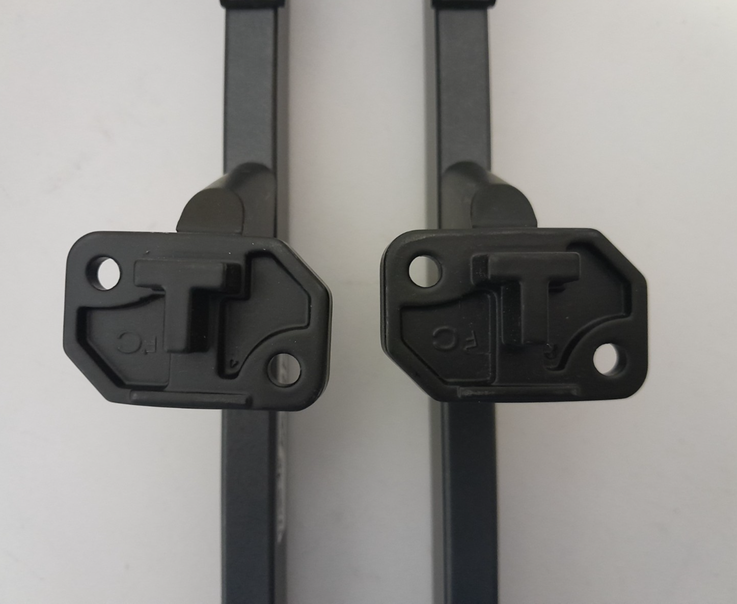 GENUINE HISENSE 55A7KAU L&R FEET