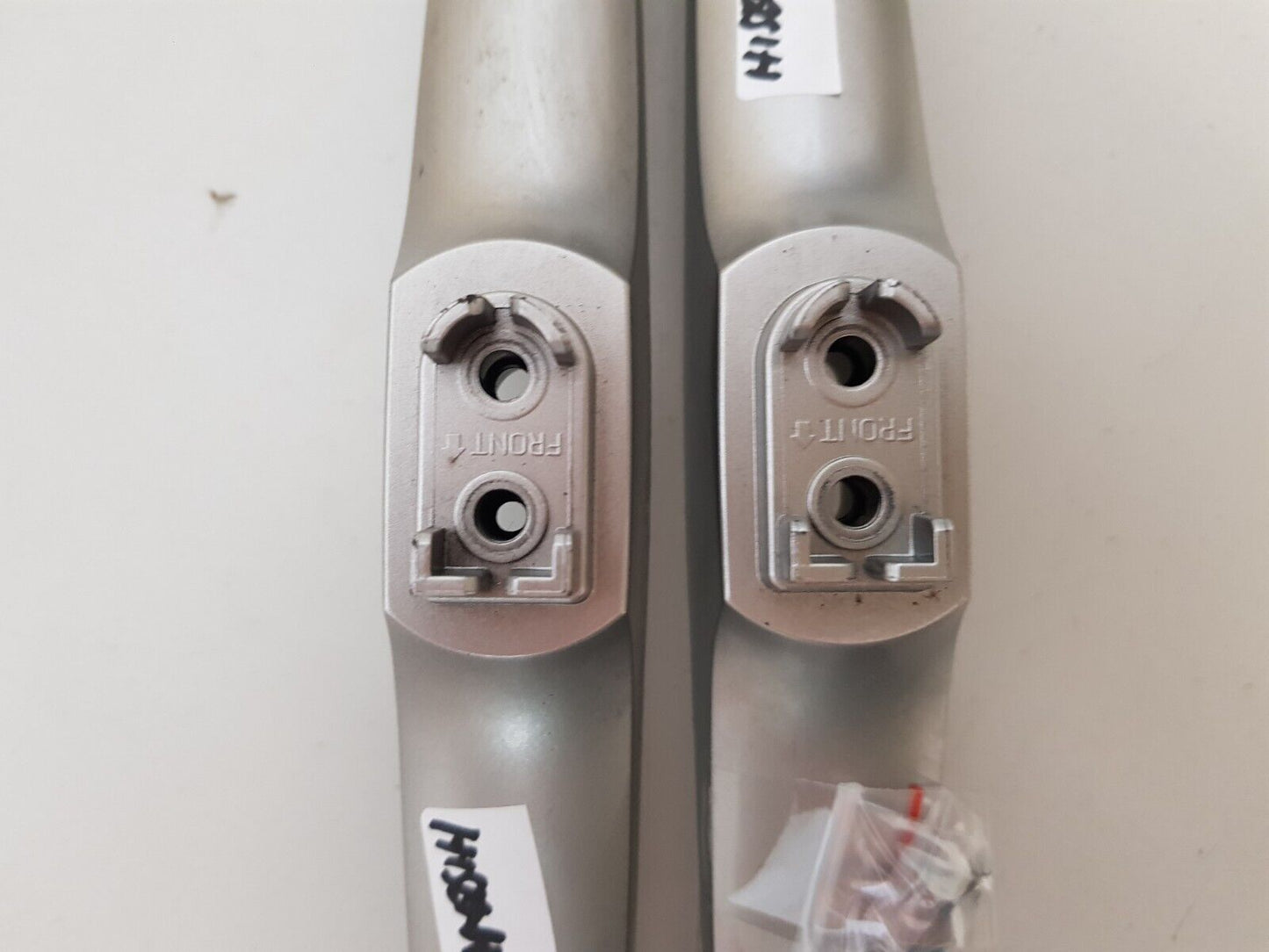GENUINE HISENSE 55N4 L&R FEET & SCREWS