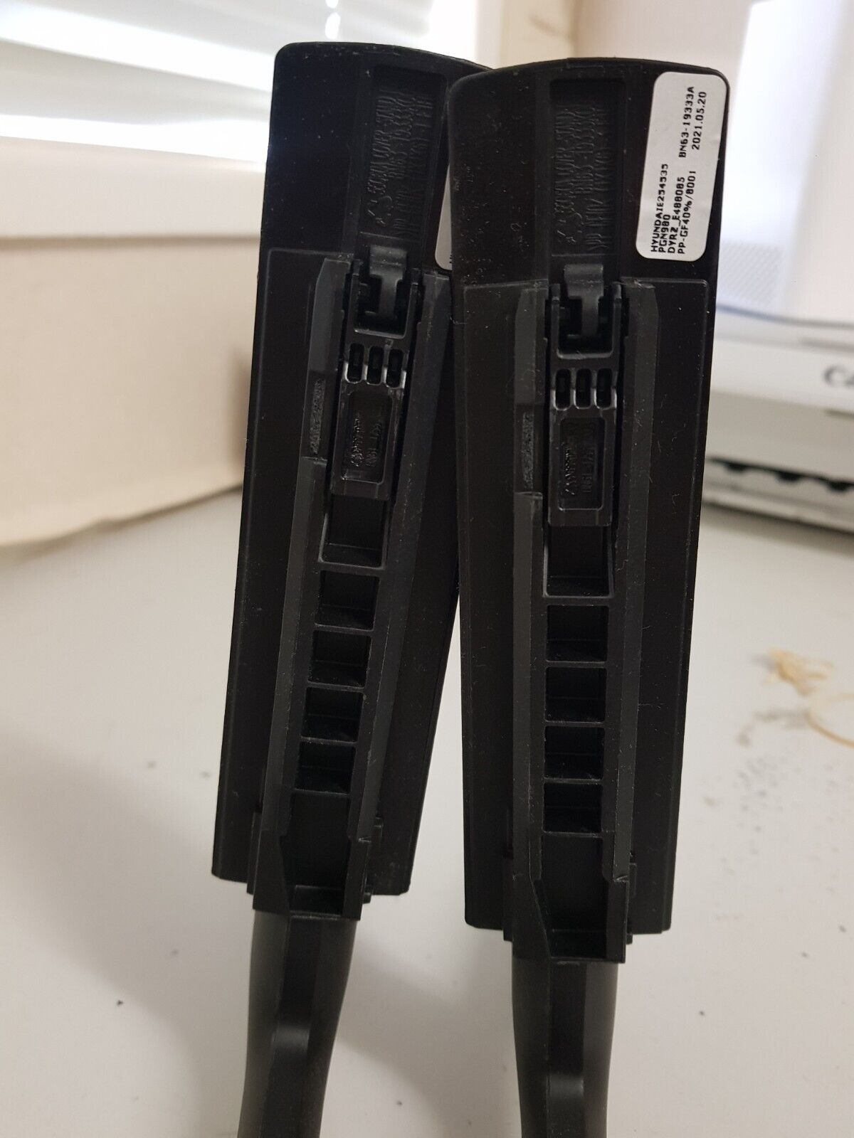 GENUINE SAMSUNG UA50AU8000 L&R FEET