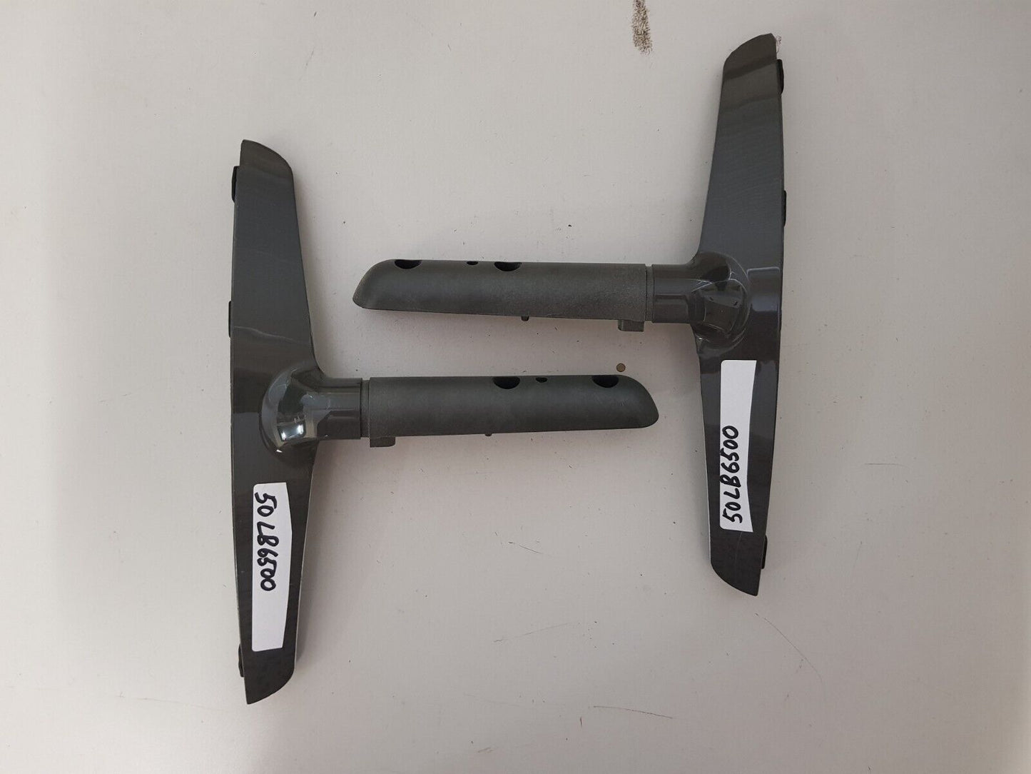 GENUINE LG 50LB6500 L&R FEET