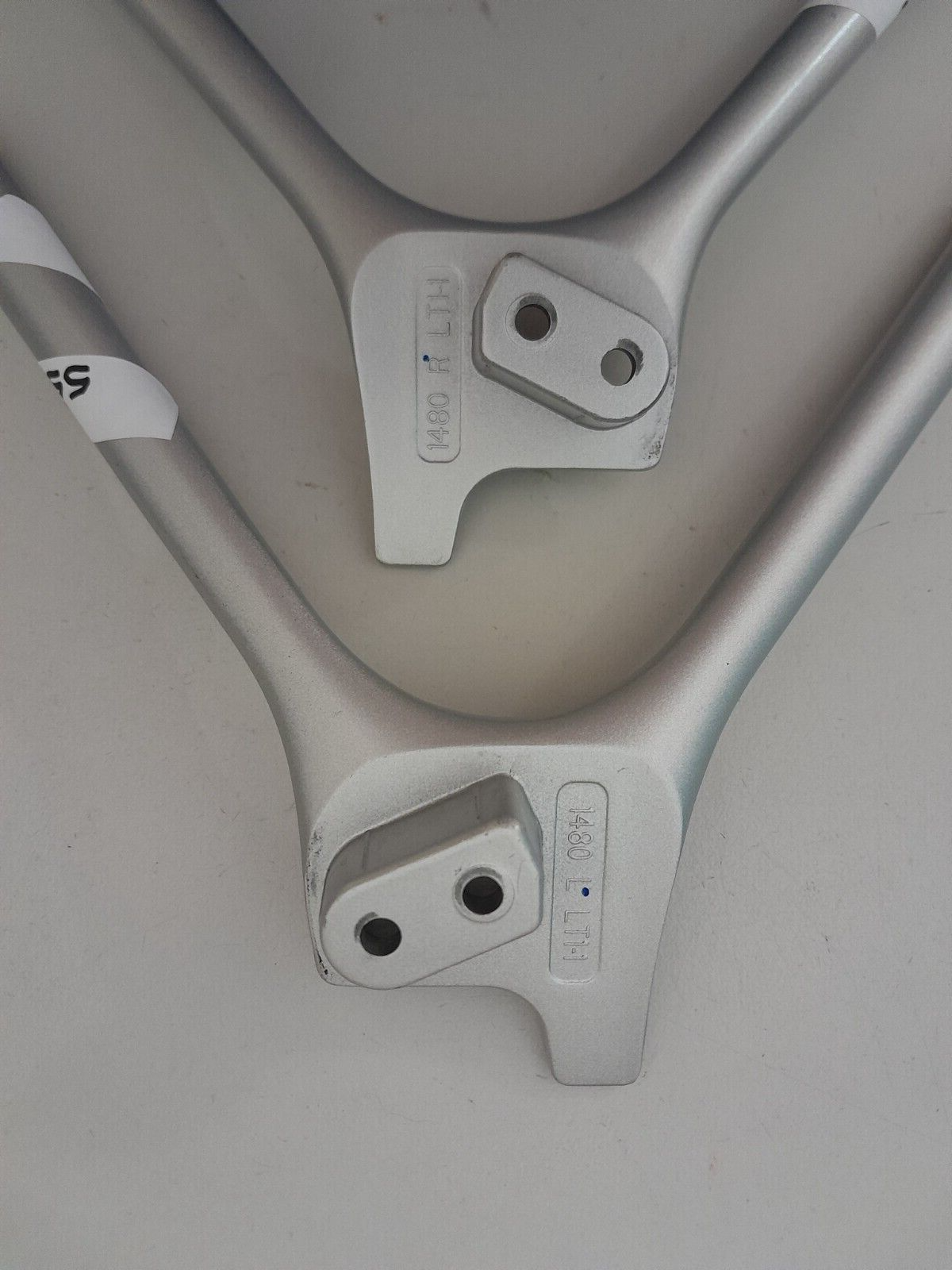 GENUINE HISENSE 55R6 L&R FEET