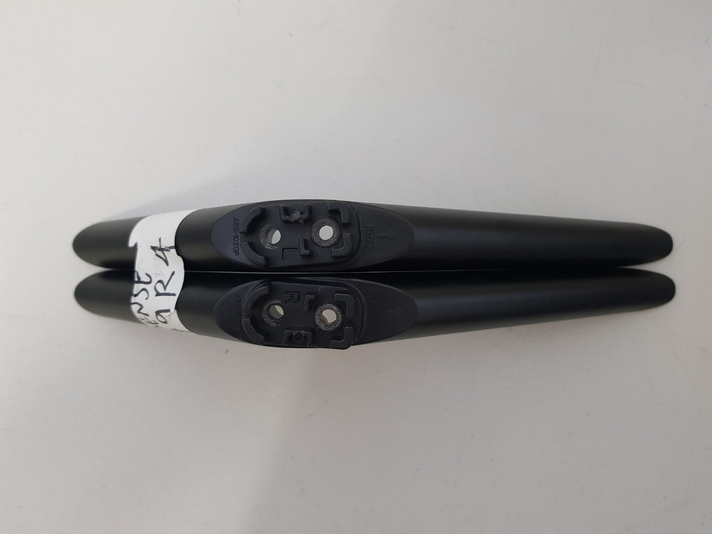 HISENSE 49R4 L&R FEET
