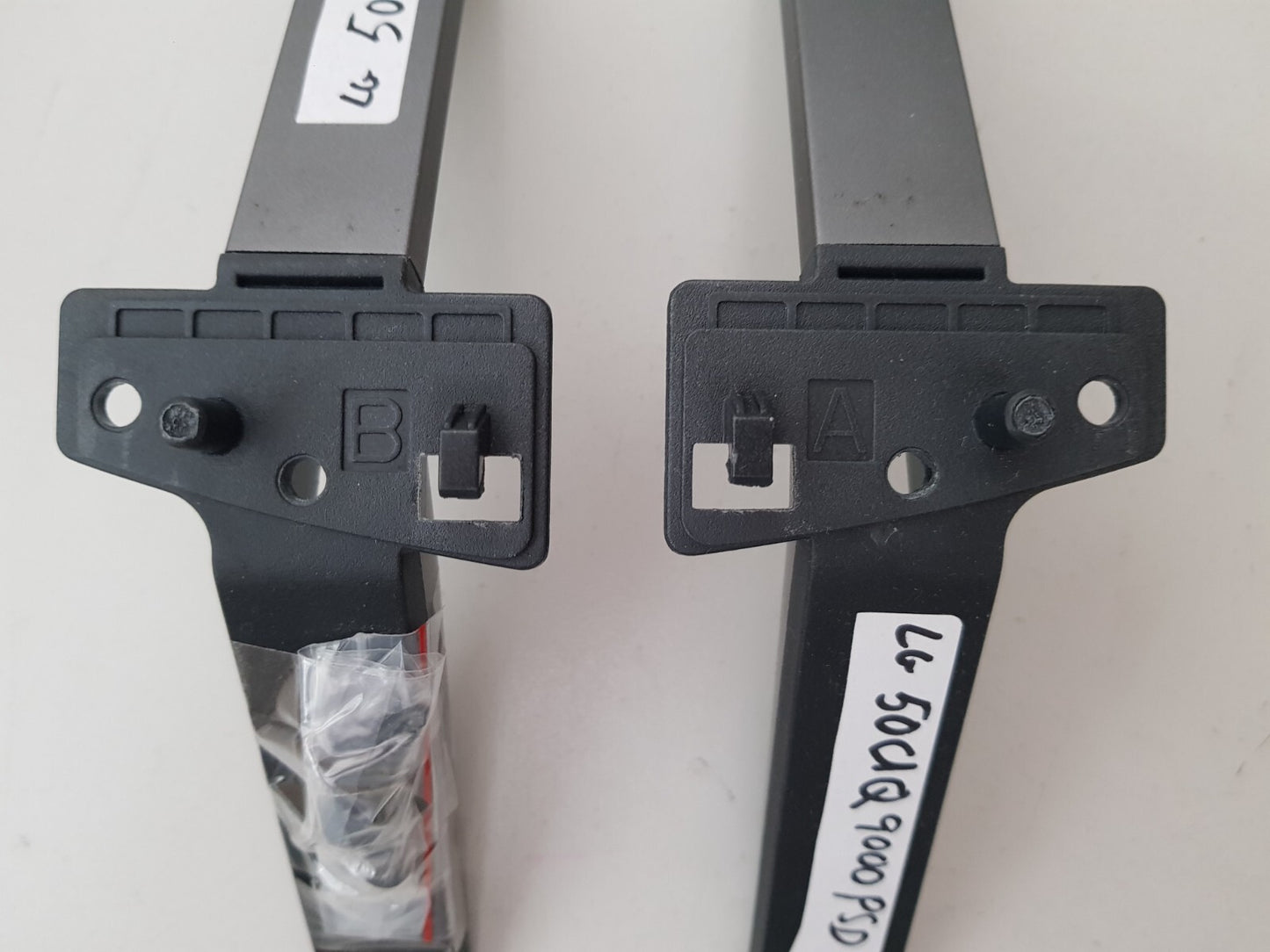 GENUINE LG 50UQ9000PSD L&R FEET & SCREWS