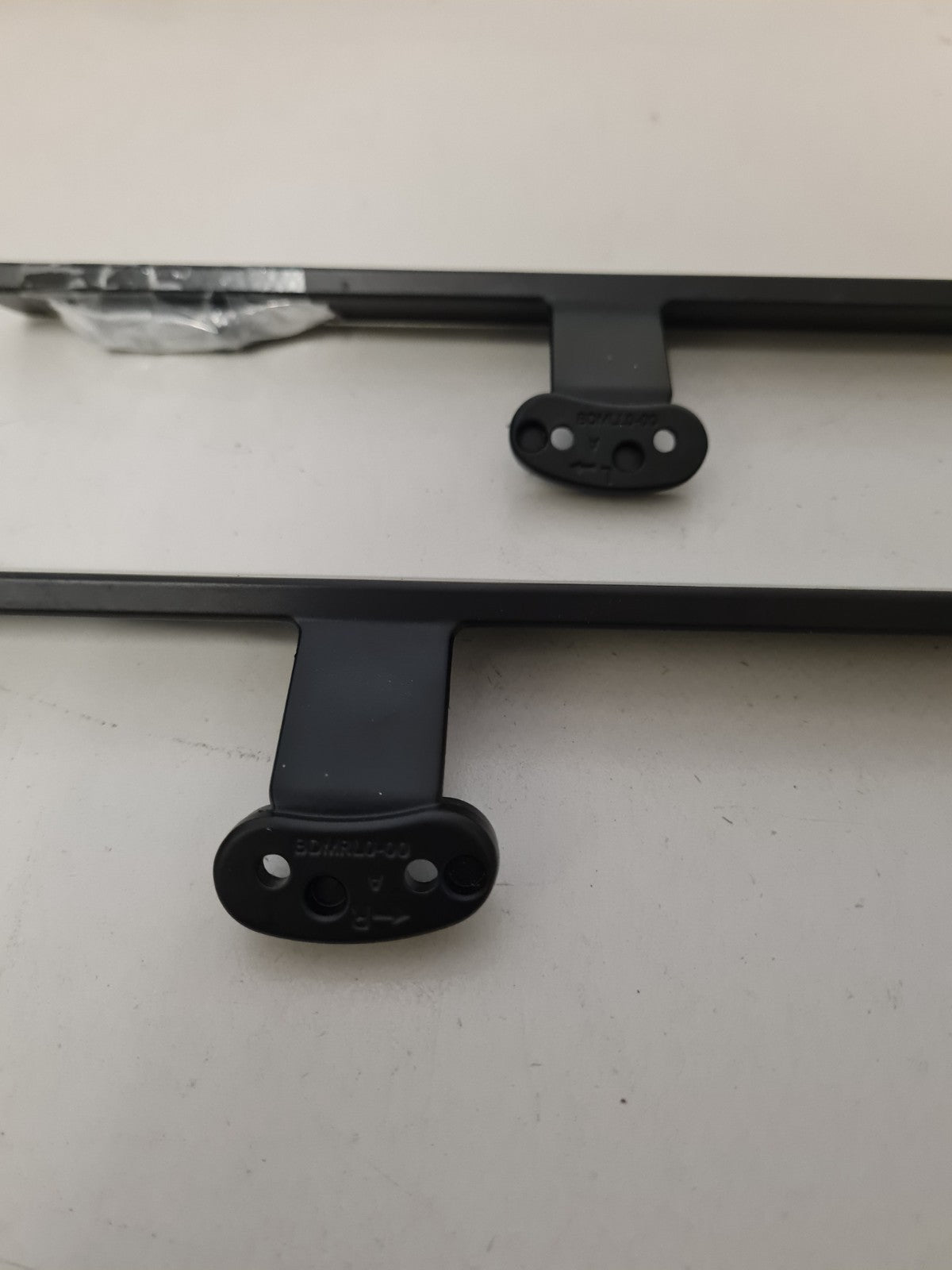KOGAN KAQLED55XQ98JSTA L&R FEET & SCREWS