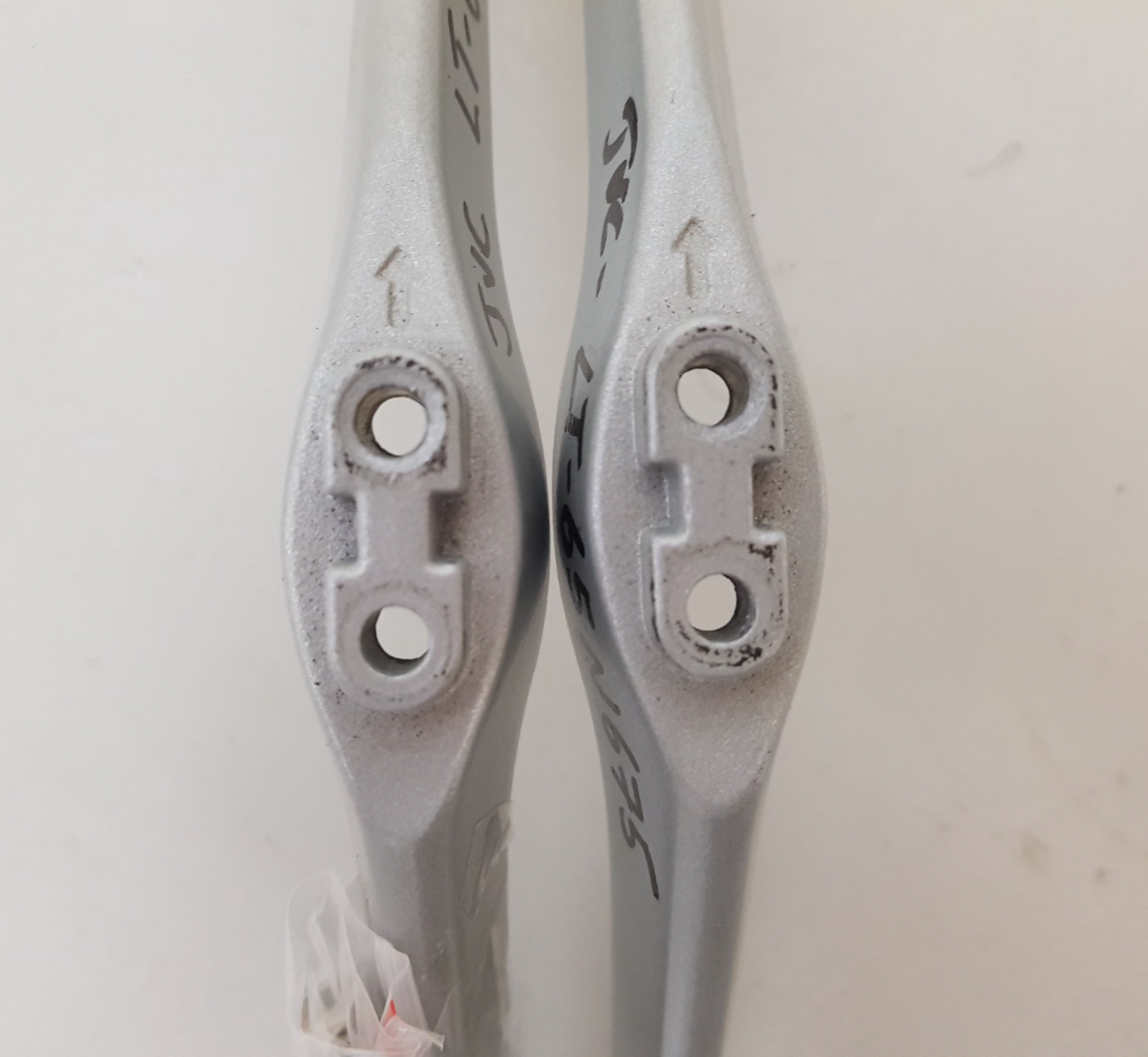 GENUINE JVC LT-65N675 L&R FEET & SCREWS
