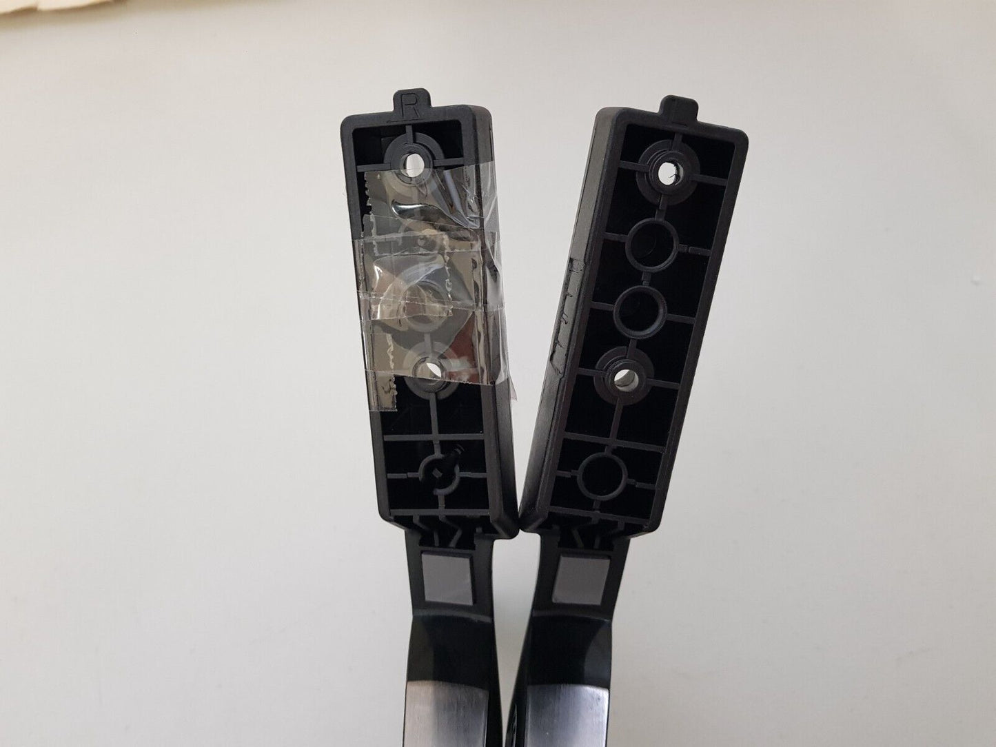 GENUINE LG 55UH615T L&R FEET & SCREWS