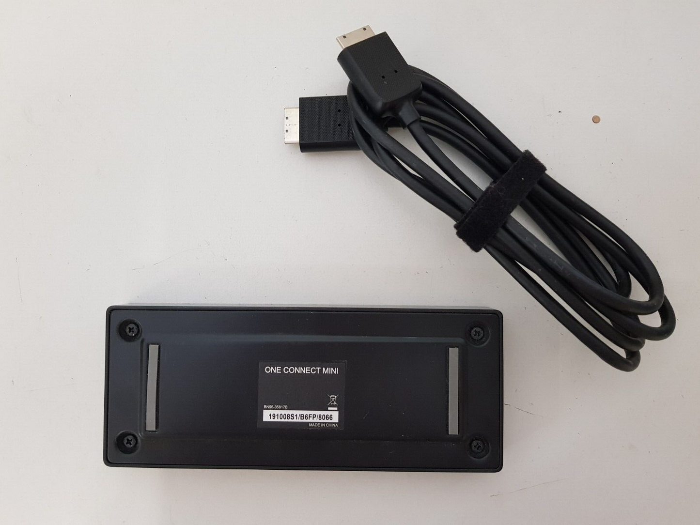 GENUINE SAMSUNG ONE CONNECT MINI BOX & CABLE BN96-35817B