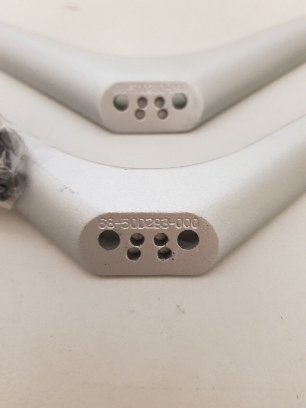 GENUINE TCL 50E71US L&R FEET & SCREWS