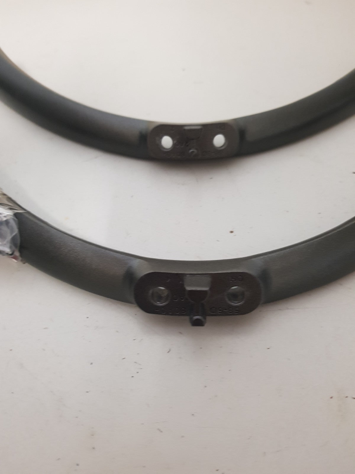 JVC LT-55NQ7105A11 L&R FEET & SCREWS