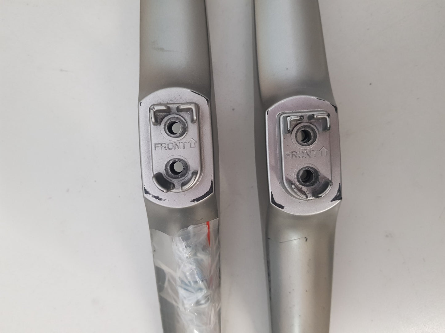 HISENSE 58K322UW L&R FEET & SCREWS