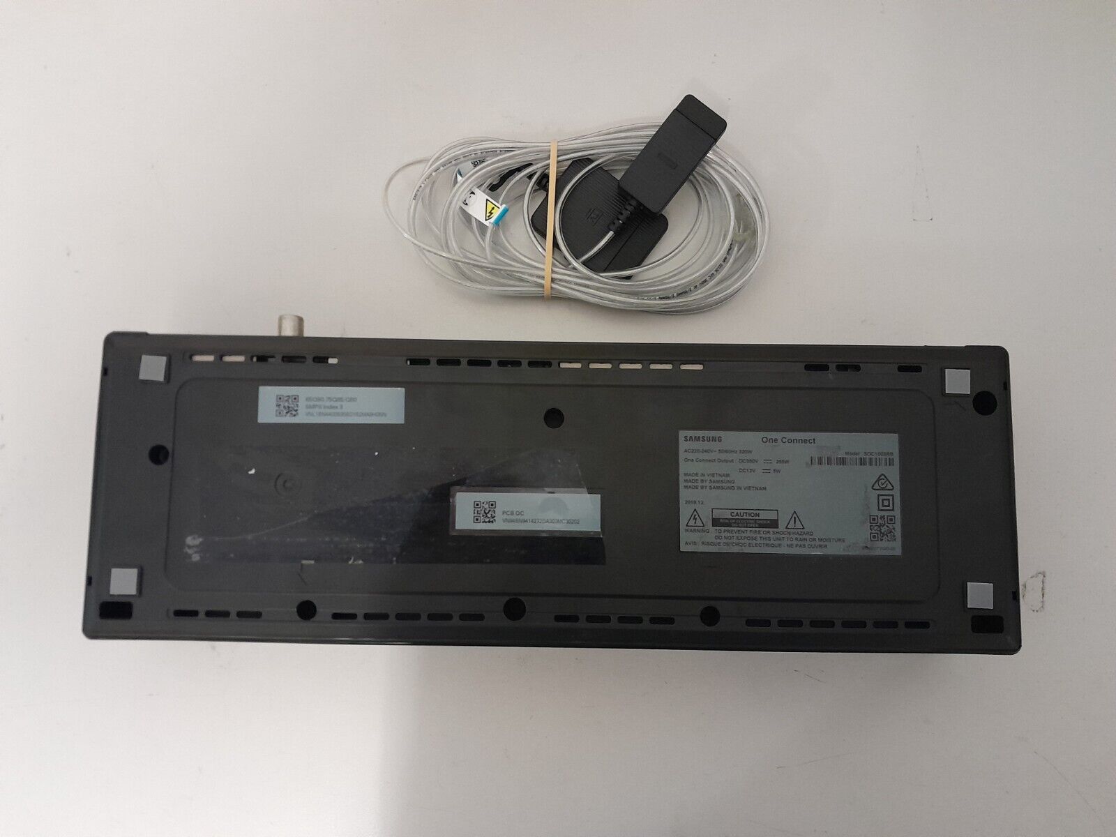 GENUINE SAMSUNG 65Q90, 75Q85, Q80 ONE CONNECT BOX & CABLE SOC1003RB