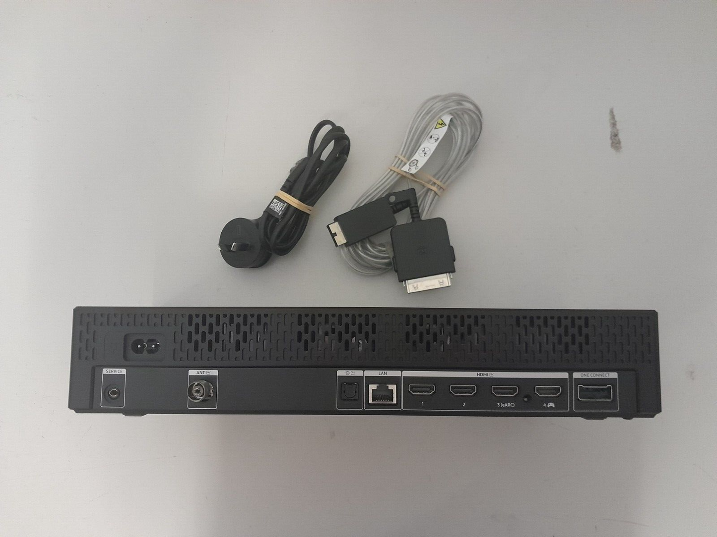 GENUINE SAMSUNG QA55LS03AAWXXY ONE CONNECT BOX & CABLE SOC1001BB