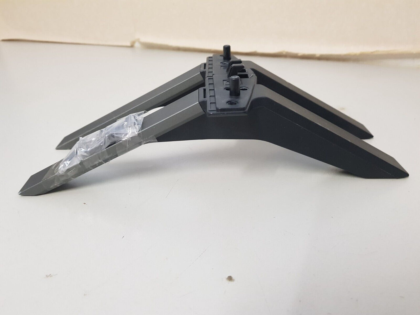 GENUINE LG 65UQ900 PSD L&R FEET & SCREWS