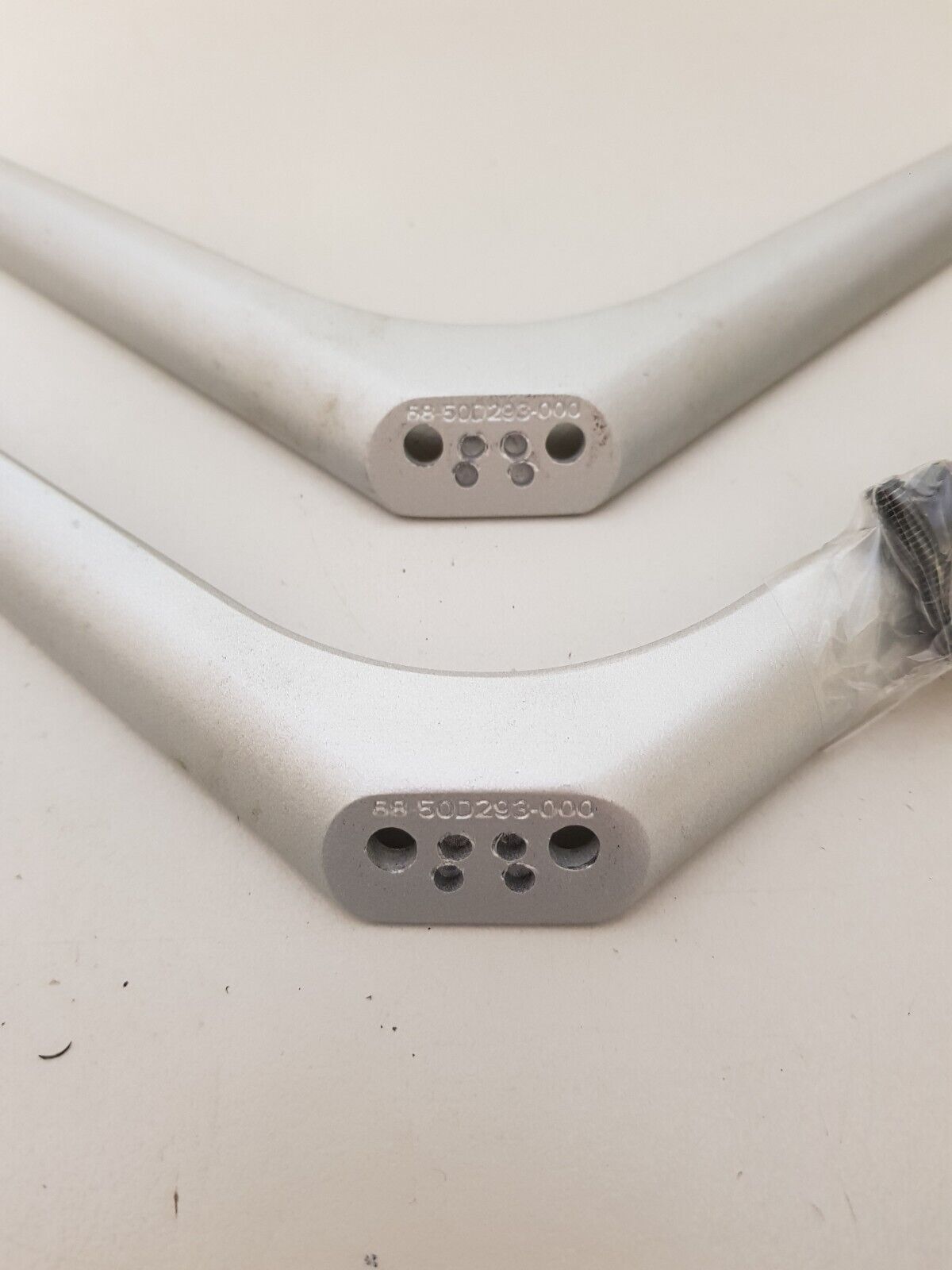 GENUINE TCL 55S6000FS-AU 49S6000FS L&R FEET & SCREWS