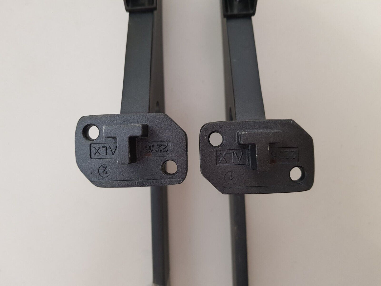 GENUINE HISENSE 65U7HAU L&R FEET & SCREWS