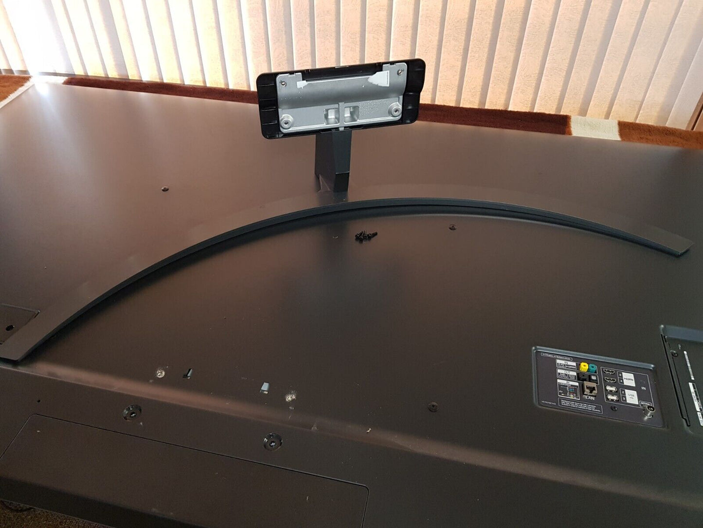 GENUINE LG 86UM7600 STAND & SCREWS