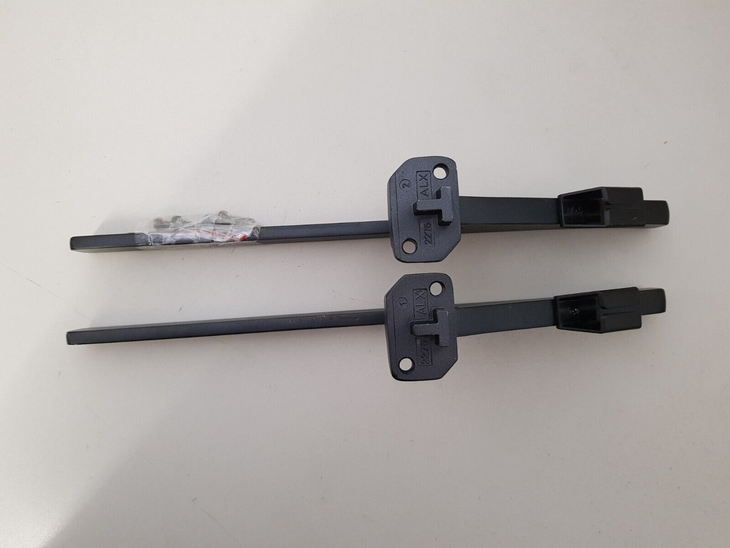 GENUINE HISENSE 65U7HAU L&R FEET & SCREWS