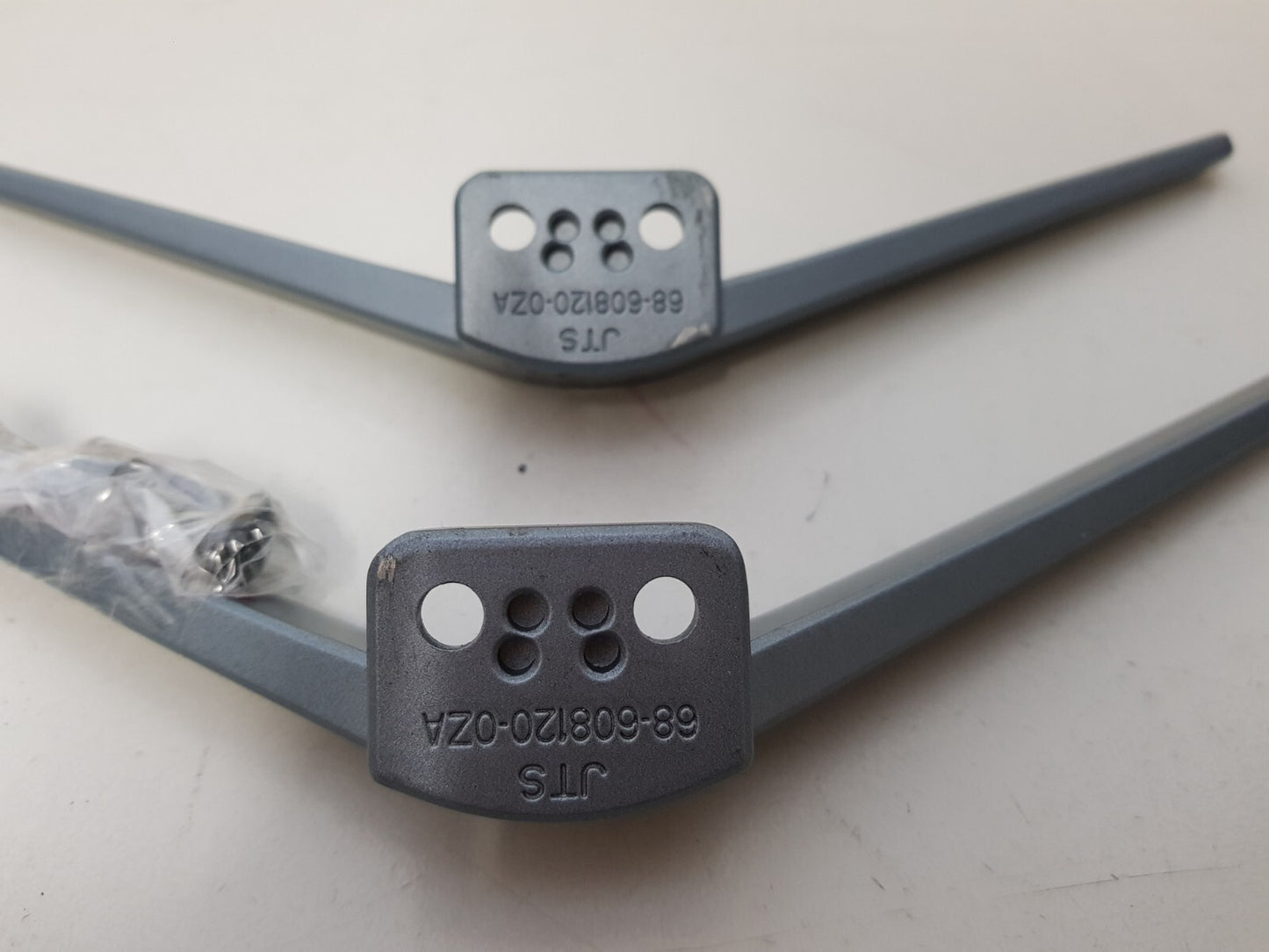 GENUINE TCL 55P8M L&R FEET & SCREWS
