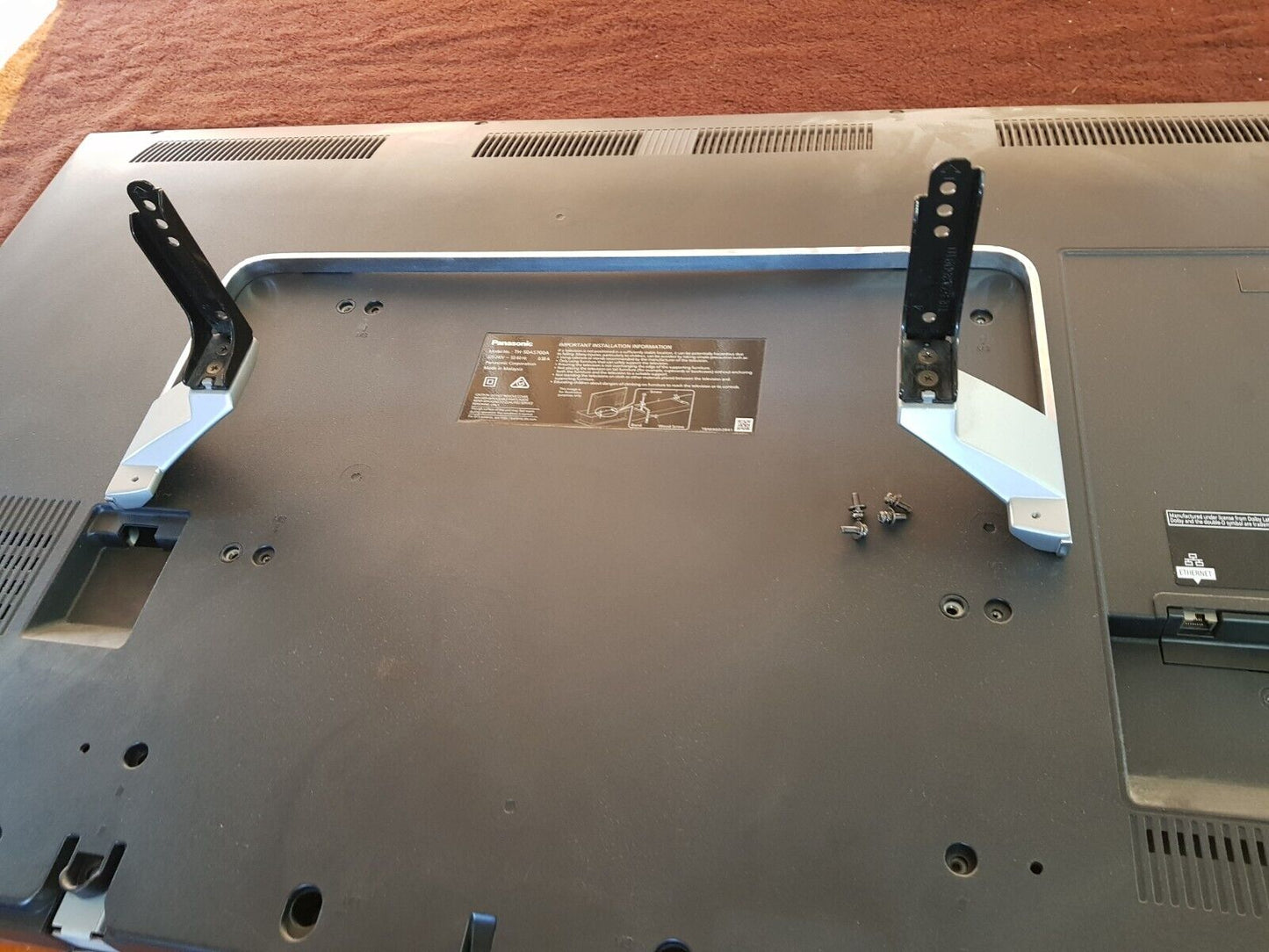 GENUINE PANASONIC TH-50AS700A STAND & SCREWS