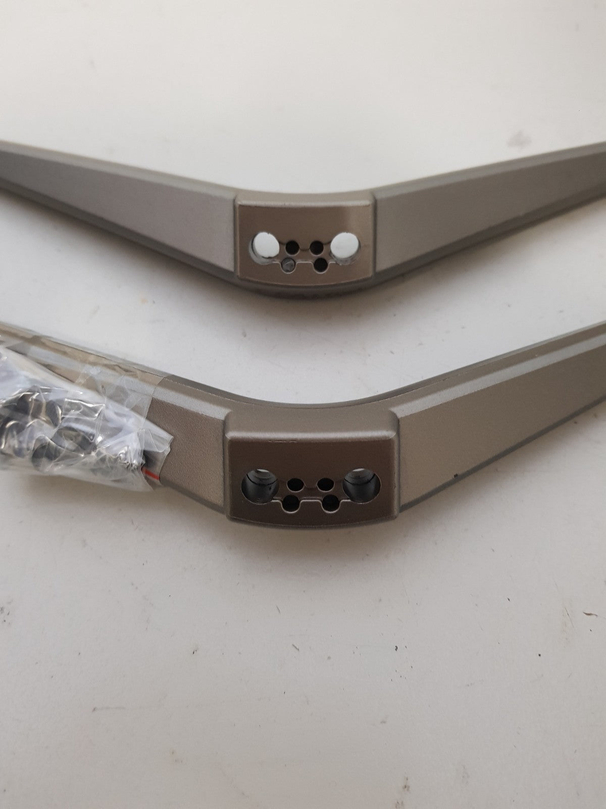 FFALCON 55UF1 L&R FEET & SCREWS