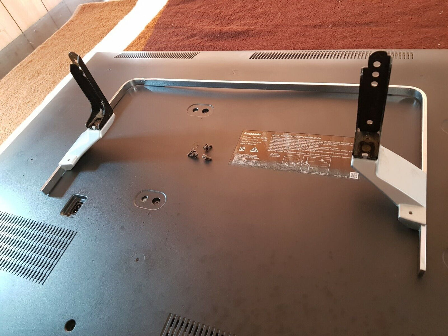 GENUINE PANASONIC TH-55AX670A STAND & SCREWS