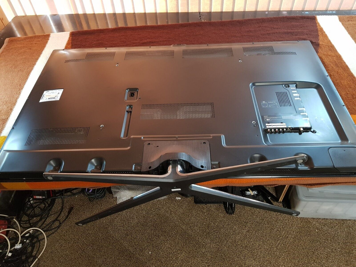 GENUINE SAMSUNG PLASMA PS60E8000 STAND & SCREWS