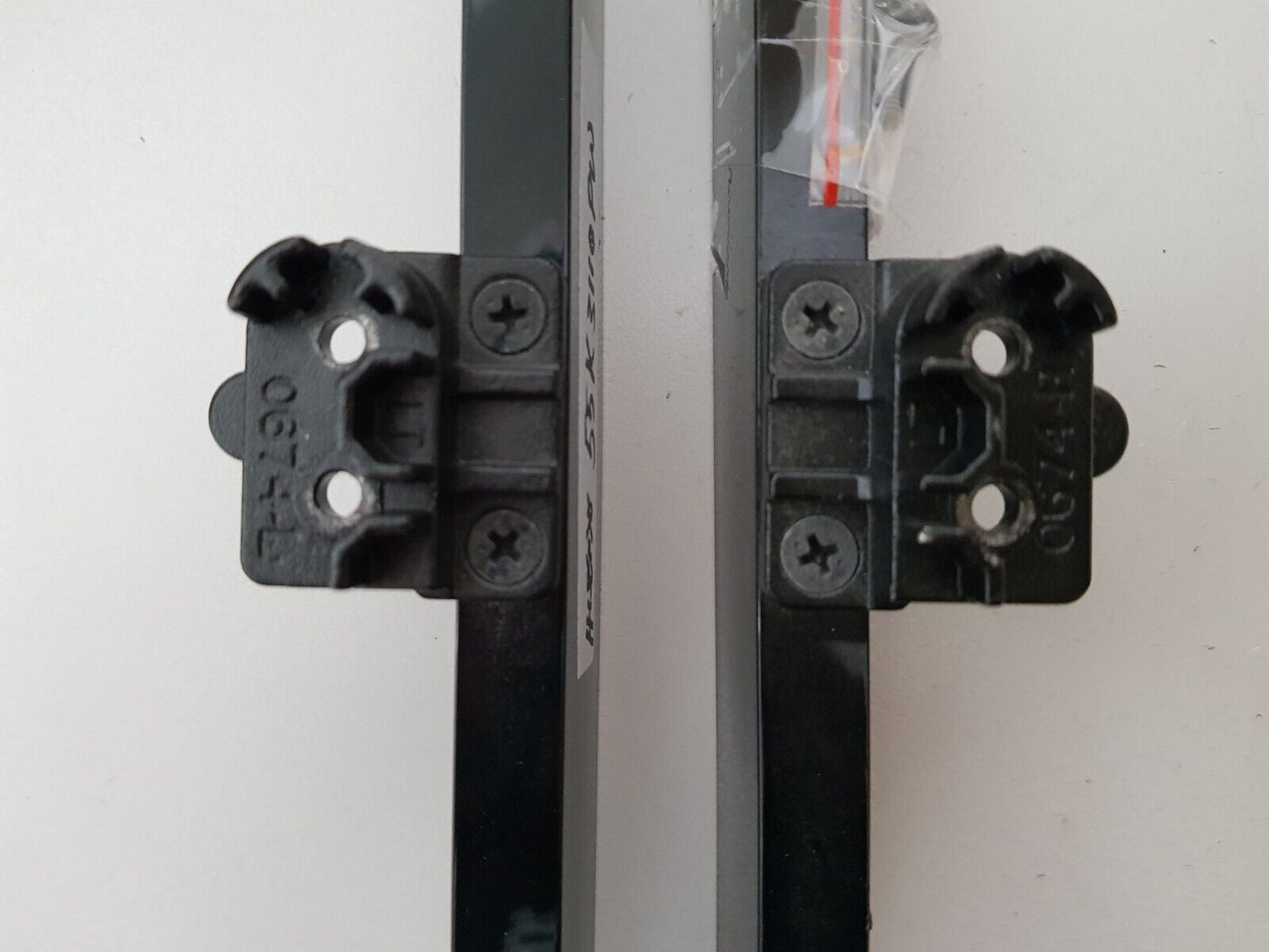 GENUINE HISENSE 55K3110PW L&R FEET & SCREWS