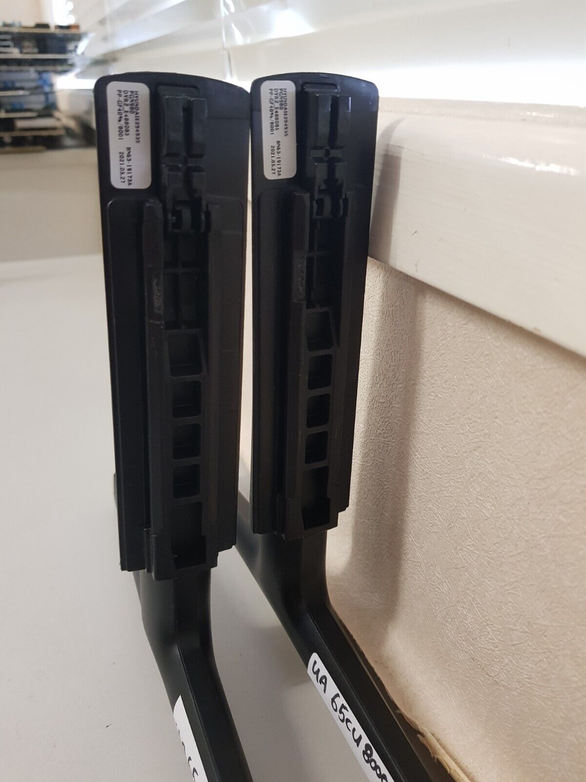 GENUINE SAMSUNG UA65CU8000 L&R FEET BN63-19173A
