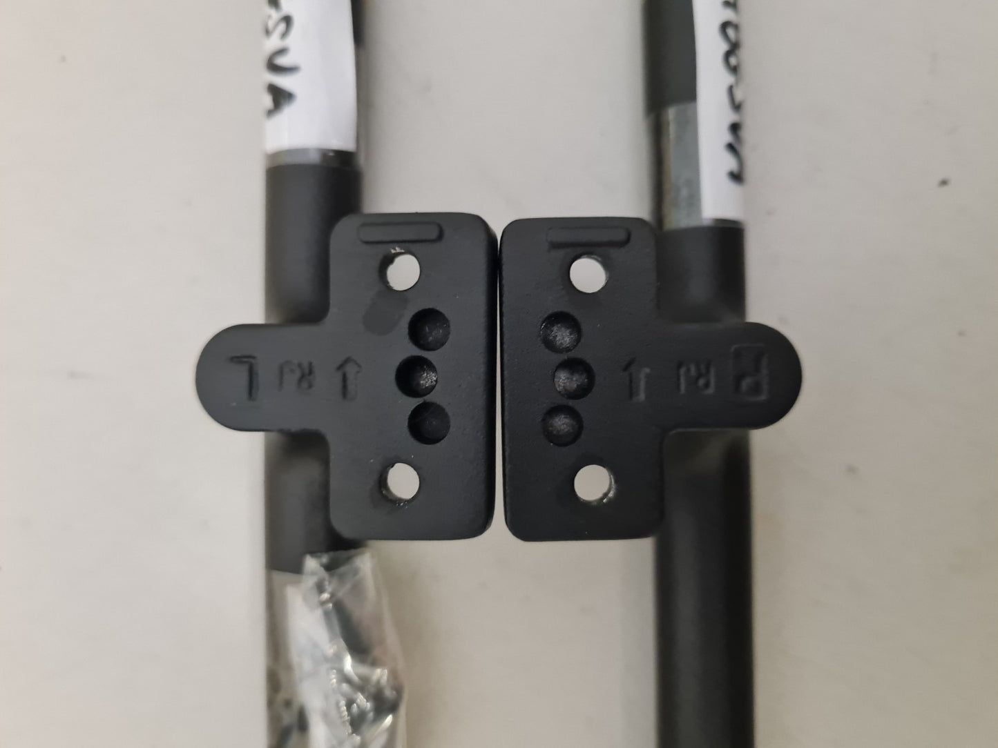 KOGAN KAQL65SQ98GSVA L&R FEET & SCREWS