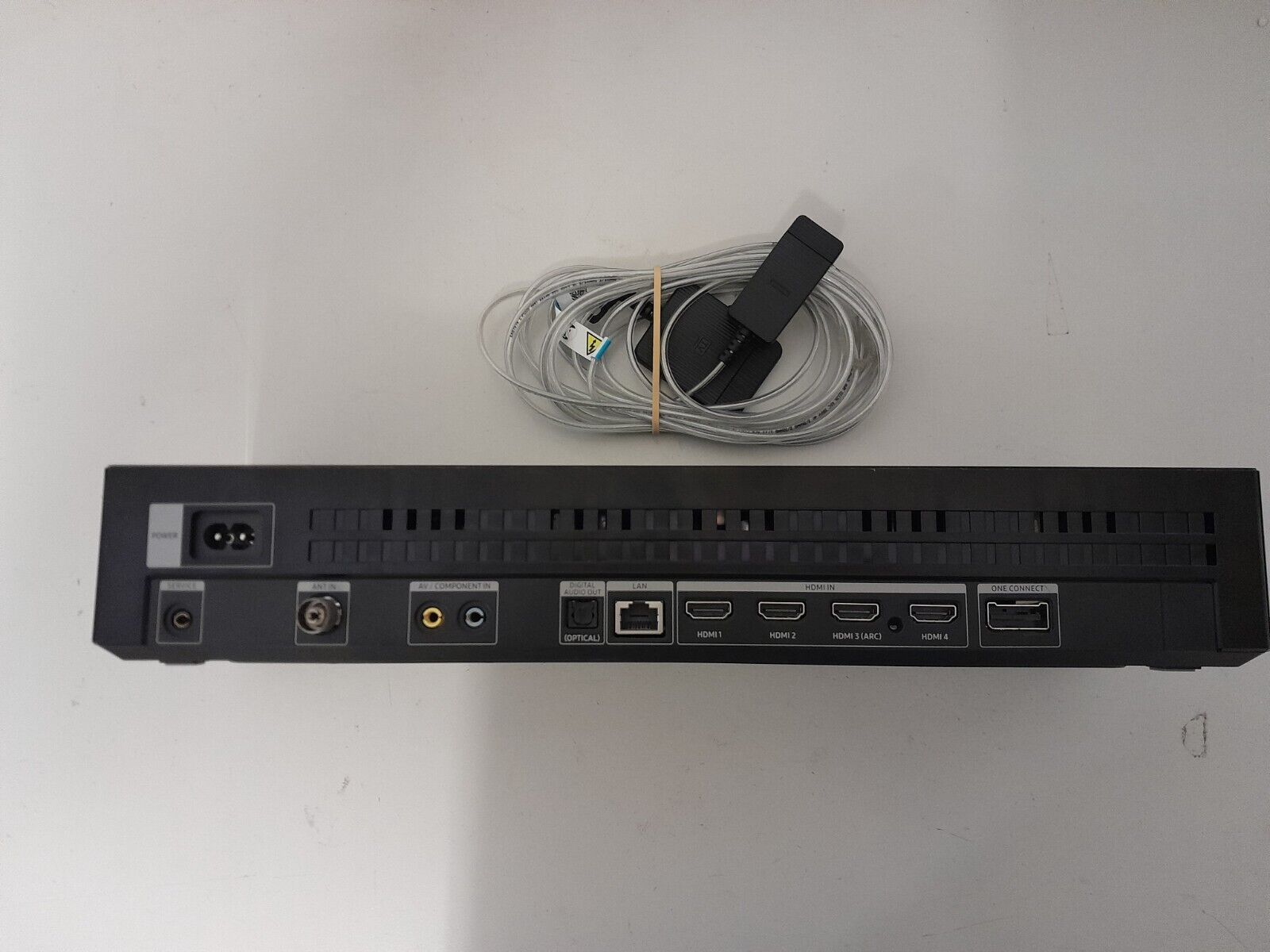 GENUINE SAMSUNG 65Q90, 75Q85, Q80 ONE CONNECT BOX & CABLE SOC1003RB