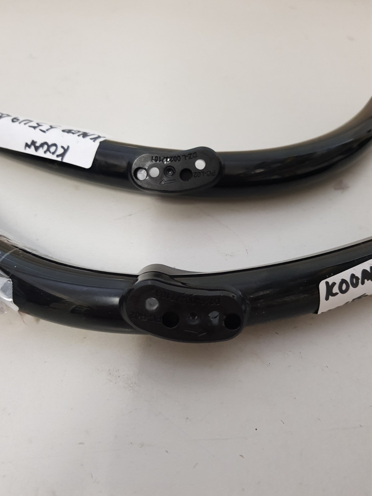 KOGAN KALED55U94TB L&R FEET & SCREWS