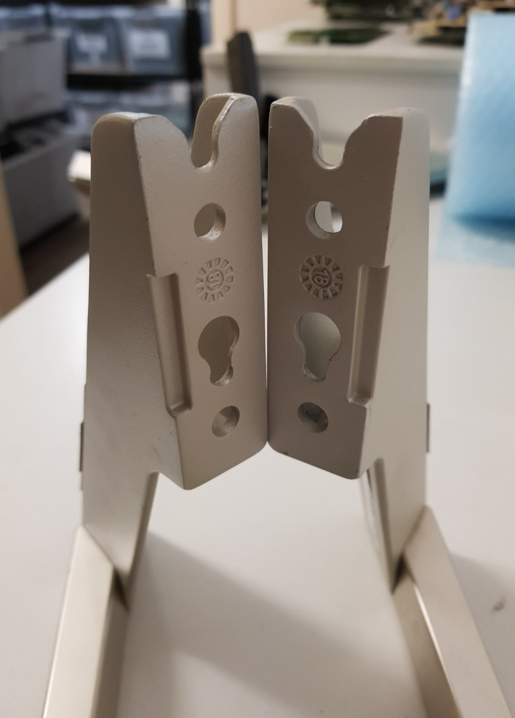 GENUINE SONY 55X9000F L&R FEET