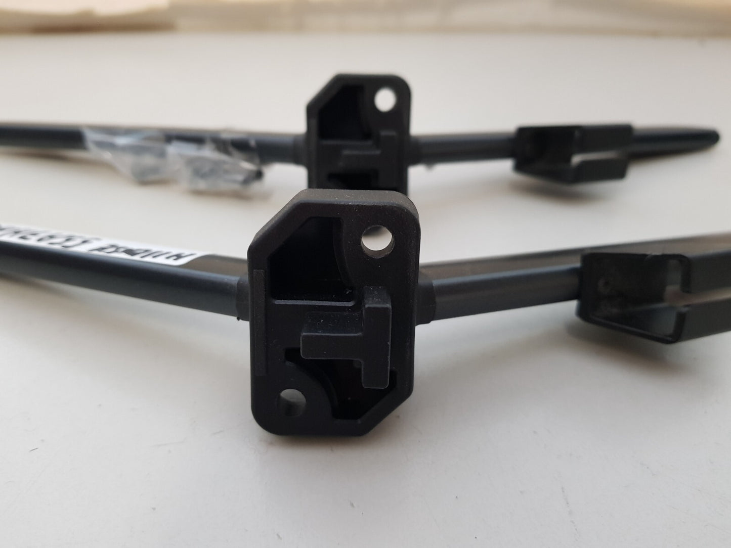 GENUINE HISENSE 55A7HAU L&R FEET & SCREWS
