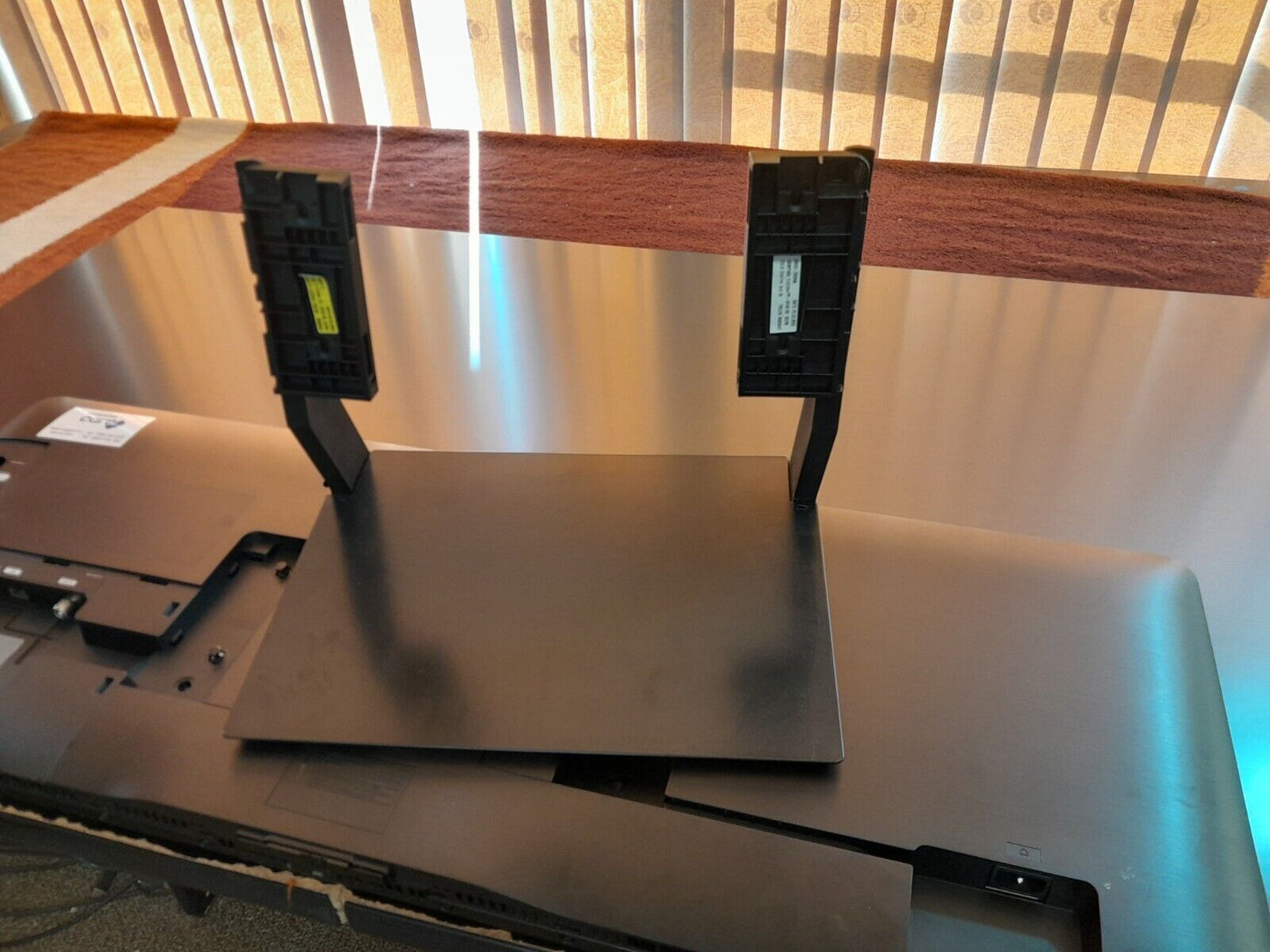 GENUINE SAMSUNG QA65S90CAW STAND AND PLATE