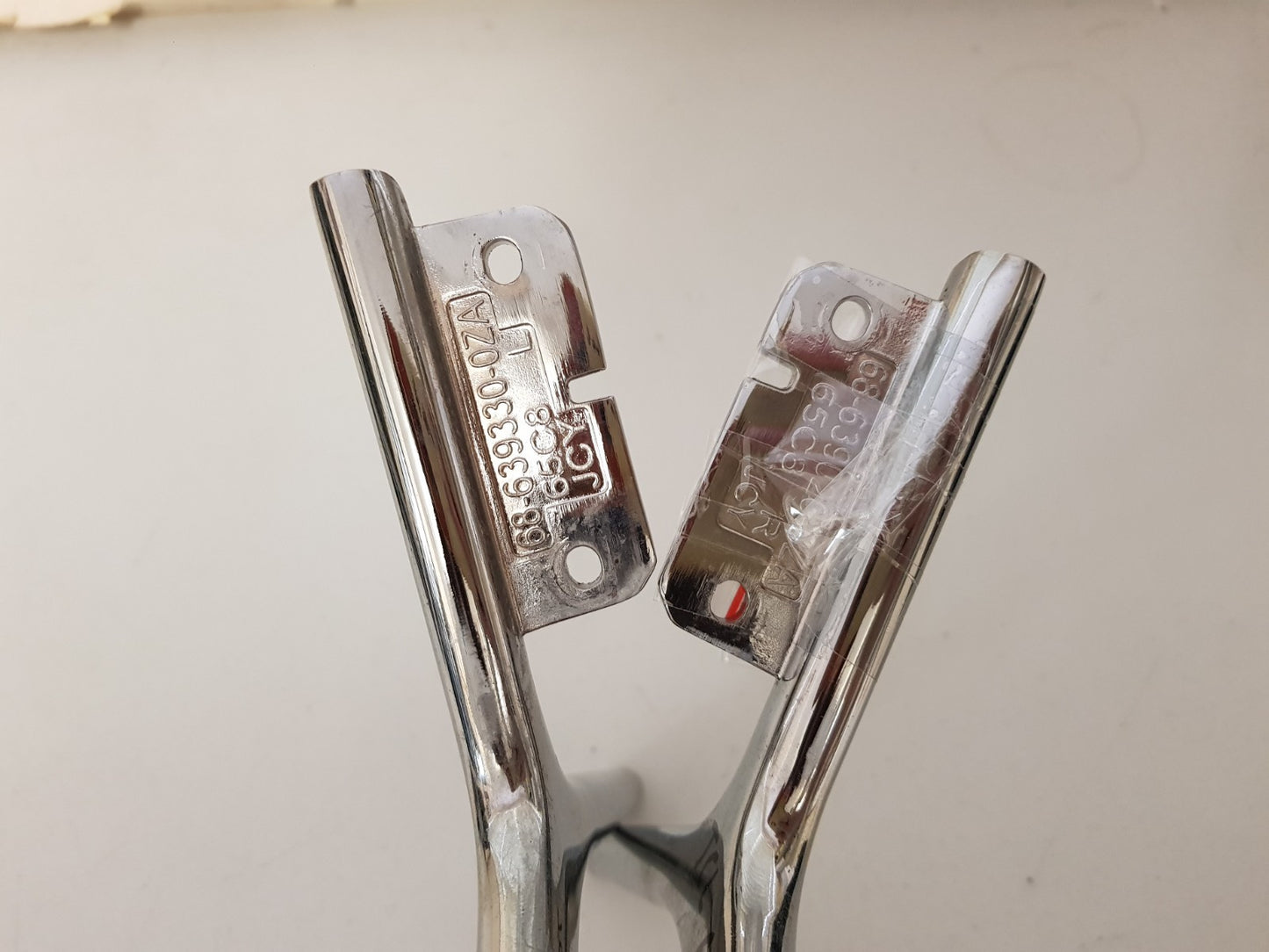 TCL 65C815 L&R FEET & SCREWS