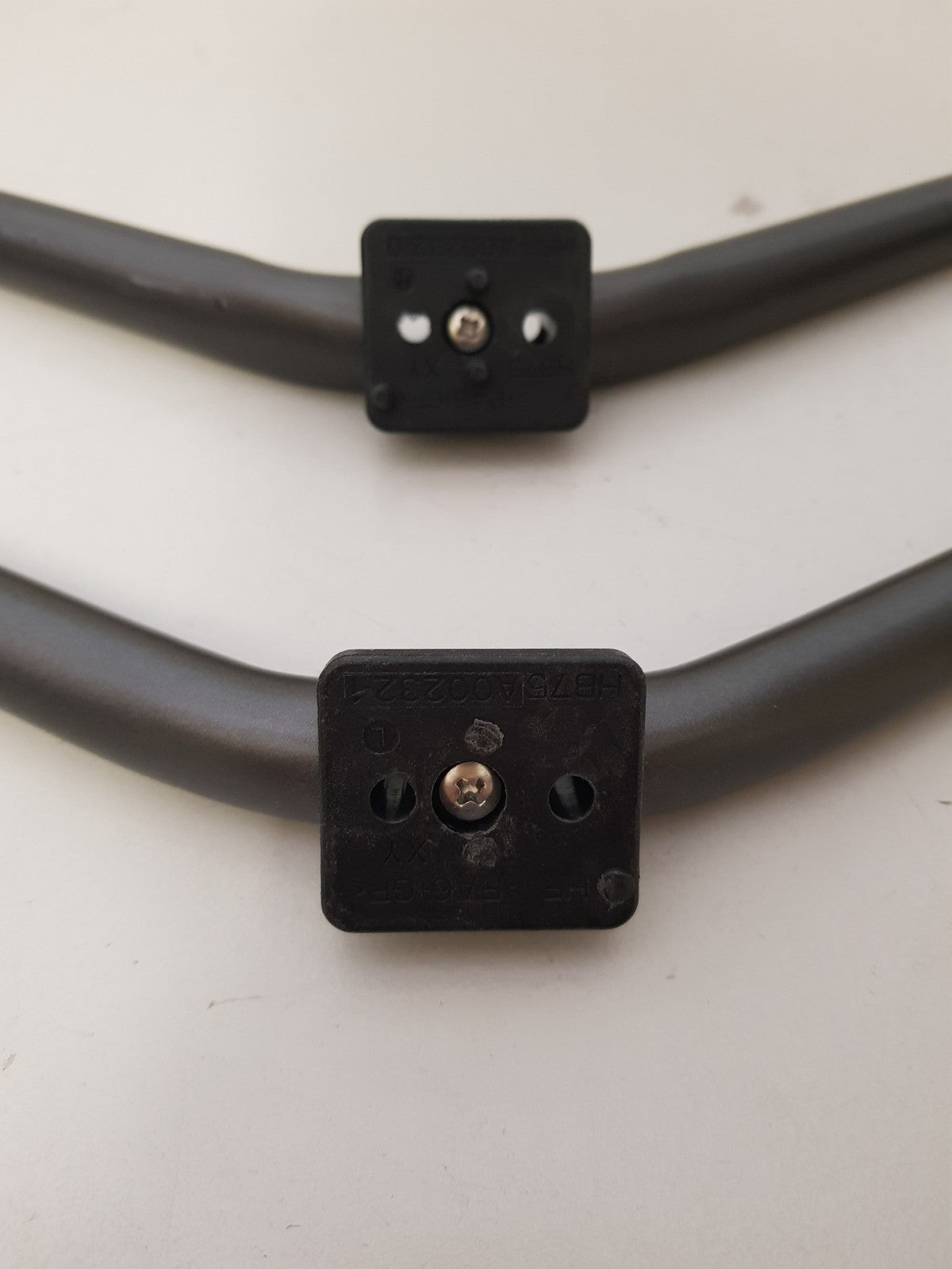TCL 75P735 L&R FEET